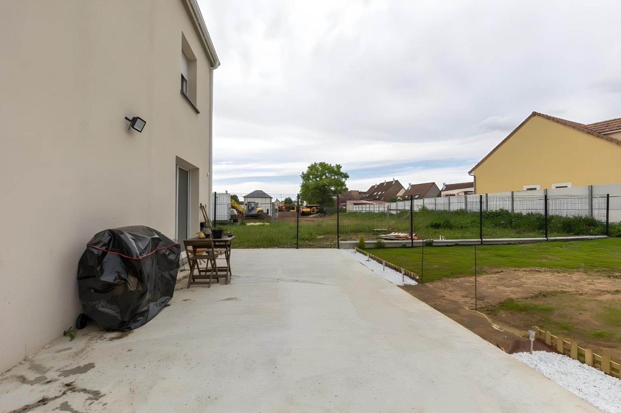 Le Panorama - Proche Circuit - 5p - Calme *